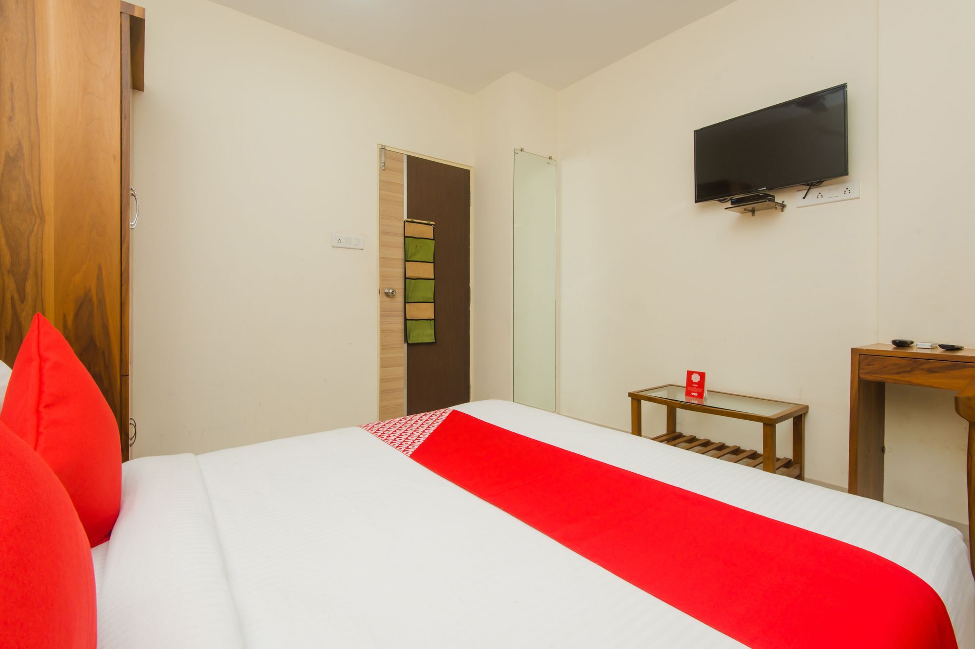 Oyo 11441 Hotel Blue Bells Residency Bombaj Zewnętrze zdjęcie
